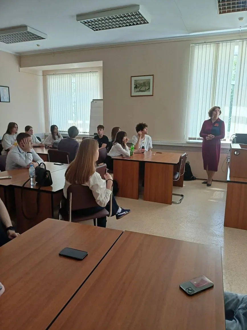 🎓 Финансовая грамотность в РАНХиГС: семейный бюджет и не только! Сегодня, 7 мая, для учащихся 10 А и
