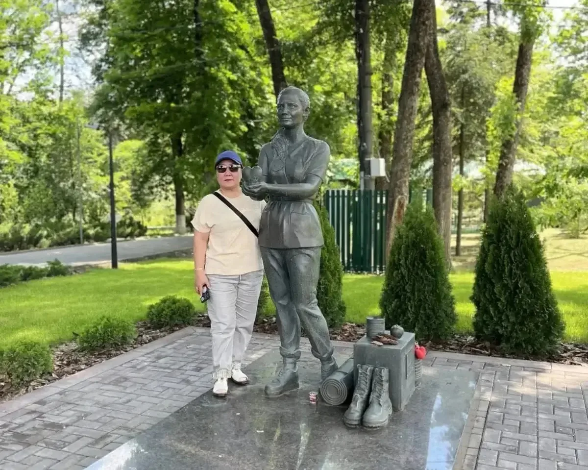 Бороҕон нэһилиэгин олохтооҕо Лариса Протопопова Ростовка СВО байыастарыгар волонтерунан...