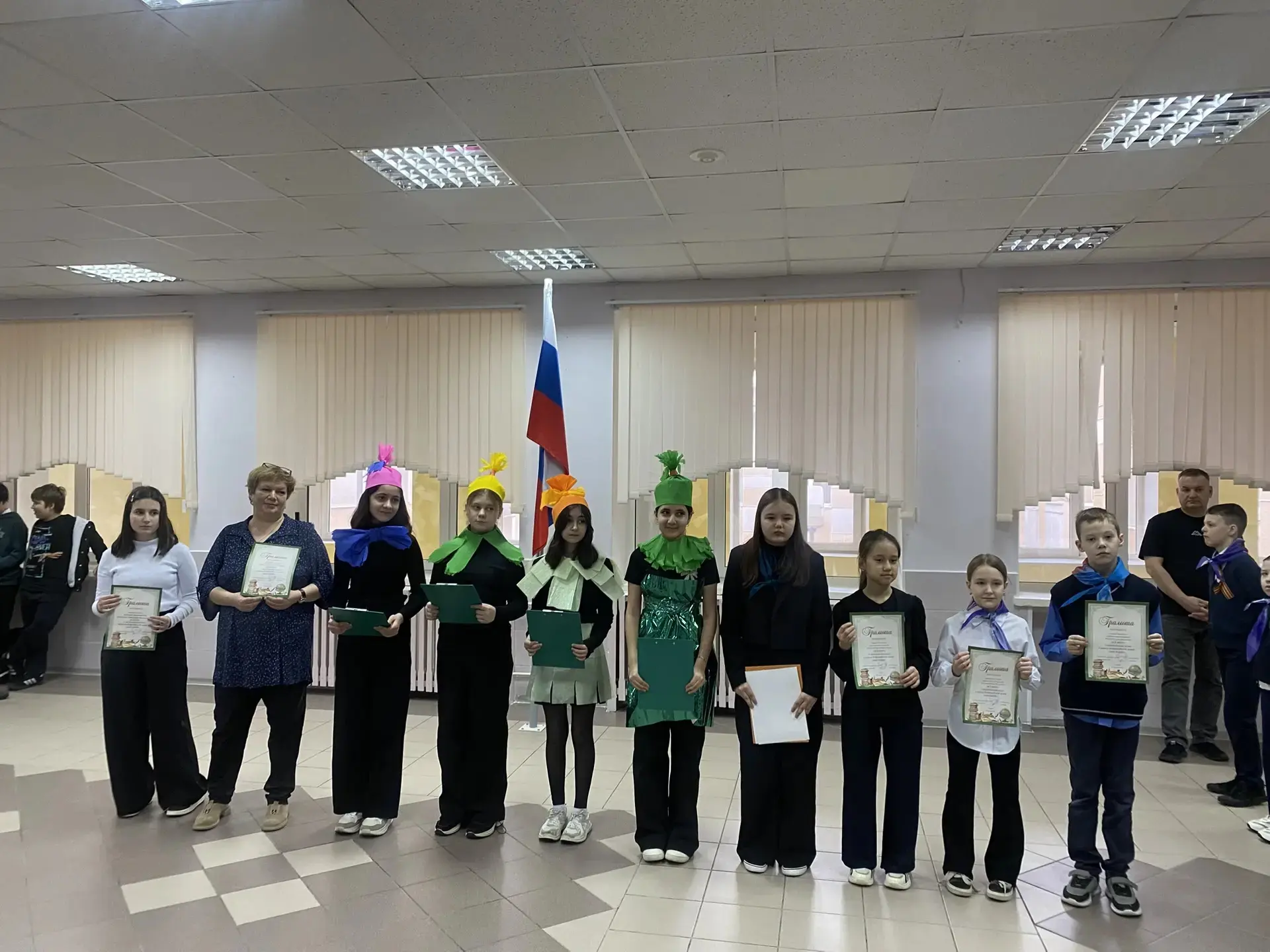 В МБОУ СОШ 15,📚 27 апреля проведена традиционная торжественная линейка, посвящённая открытию новой у