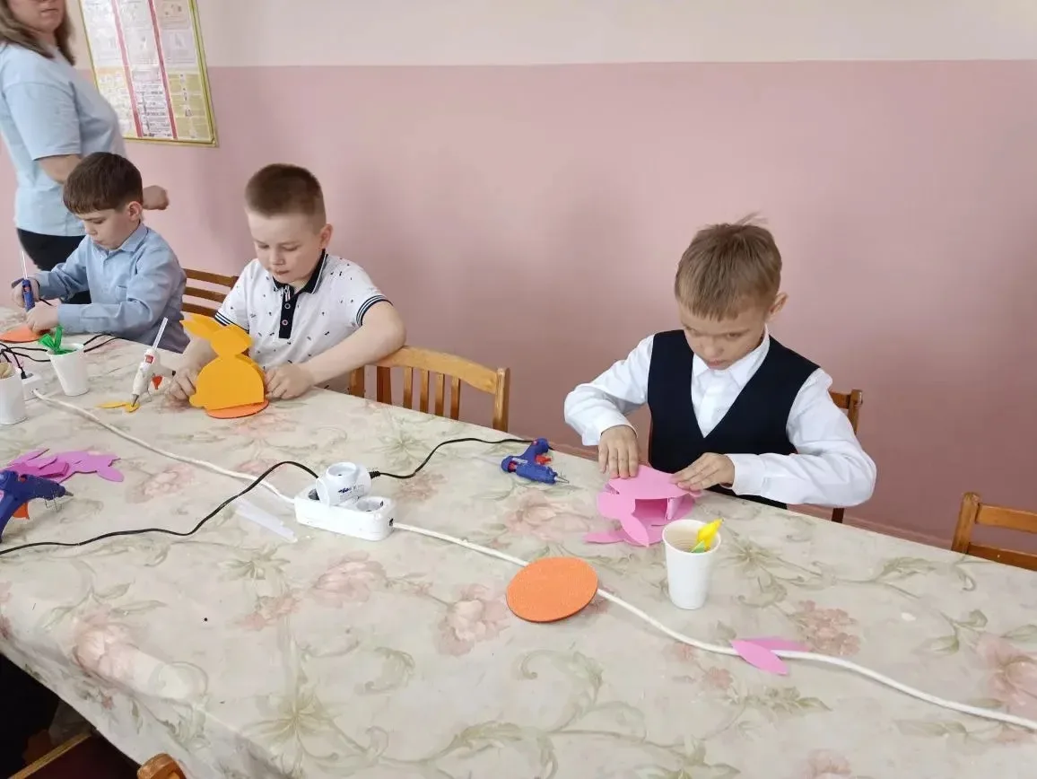 ✨ Пасхальный мастер-класс в 2А классе: творчество, радость и весеннее настроение!✨  9 апреля ребята 