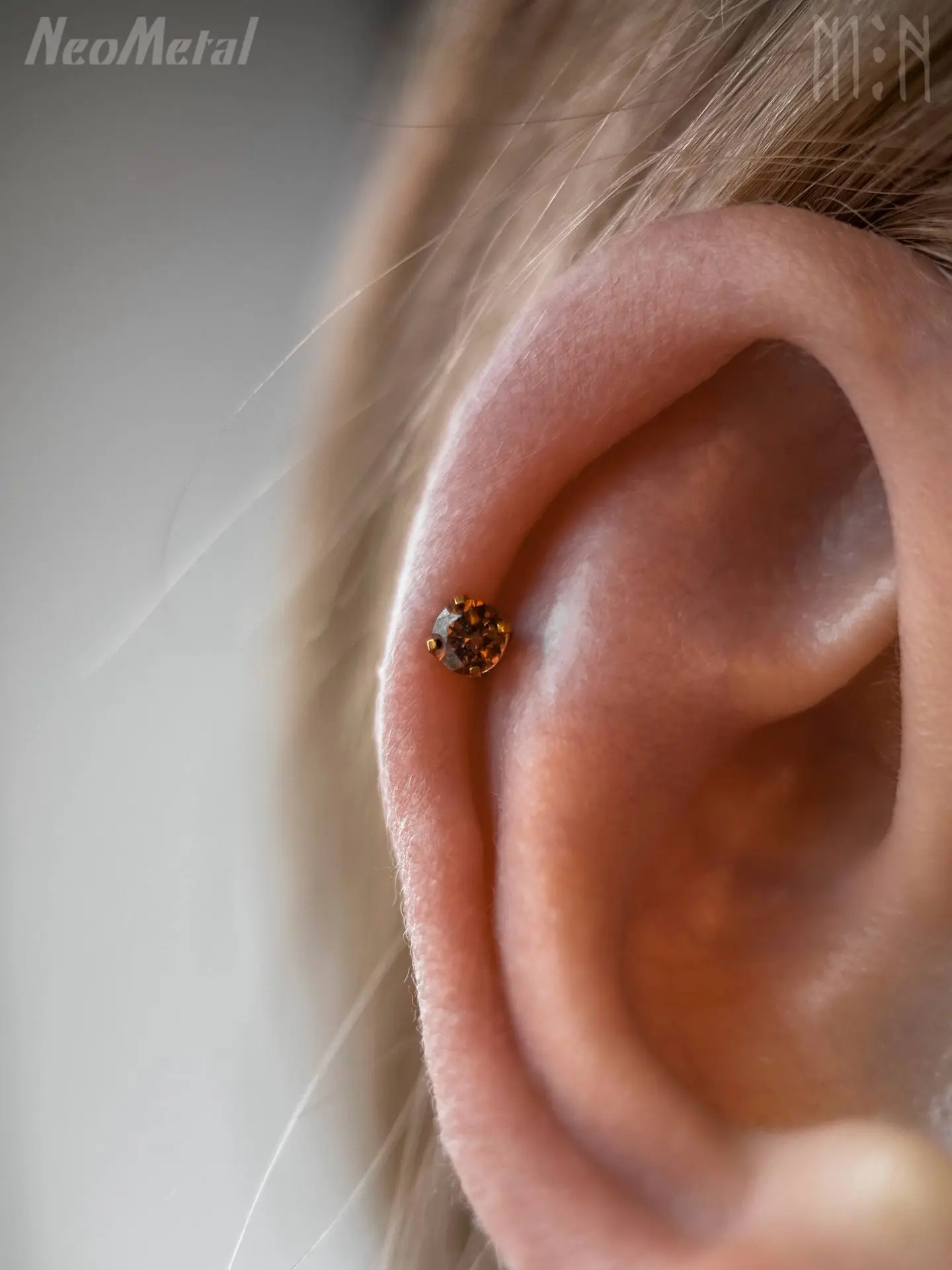 Украсили хеликс ярким пронгом от Neometal 🤩