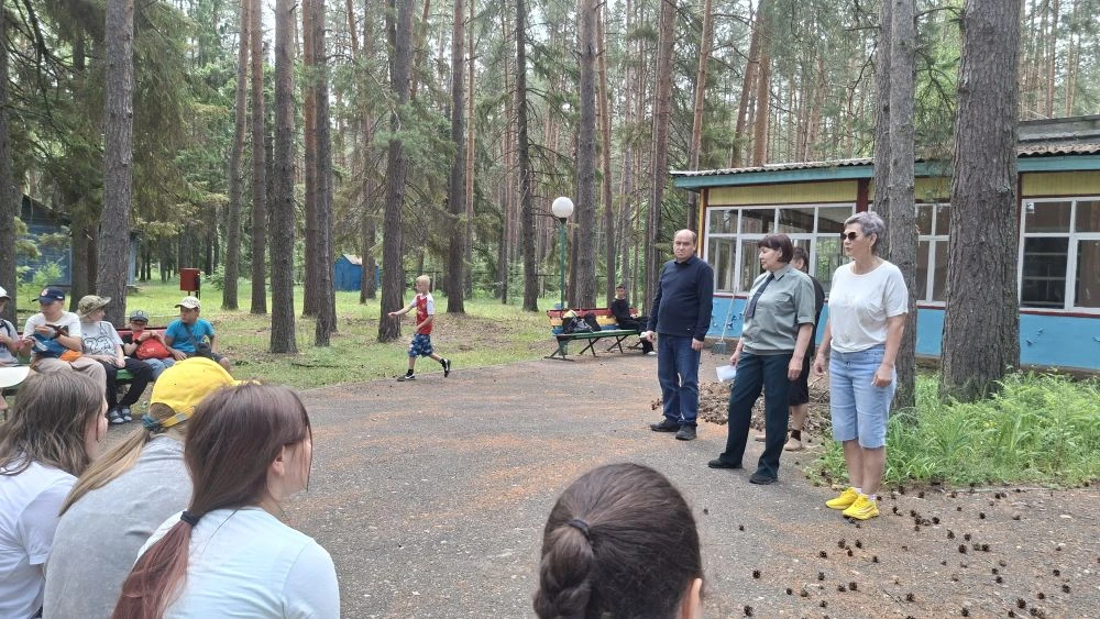 🌿 Выездной день в ЭкоОтряде: изучение лесных профессий 🌿
Сегодня у наших ребят был по‑настоящему н
