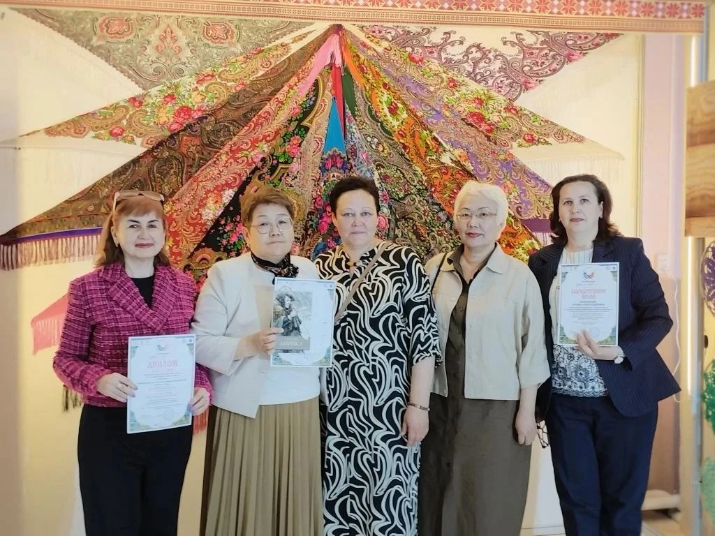 Поздравляем преподавателей ФЛФ с победой в Республиканском конкурсе «На крыльях Стерха ...