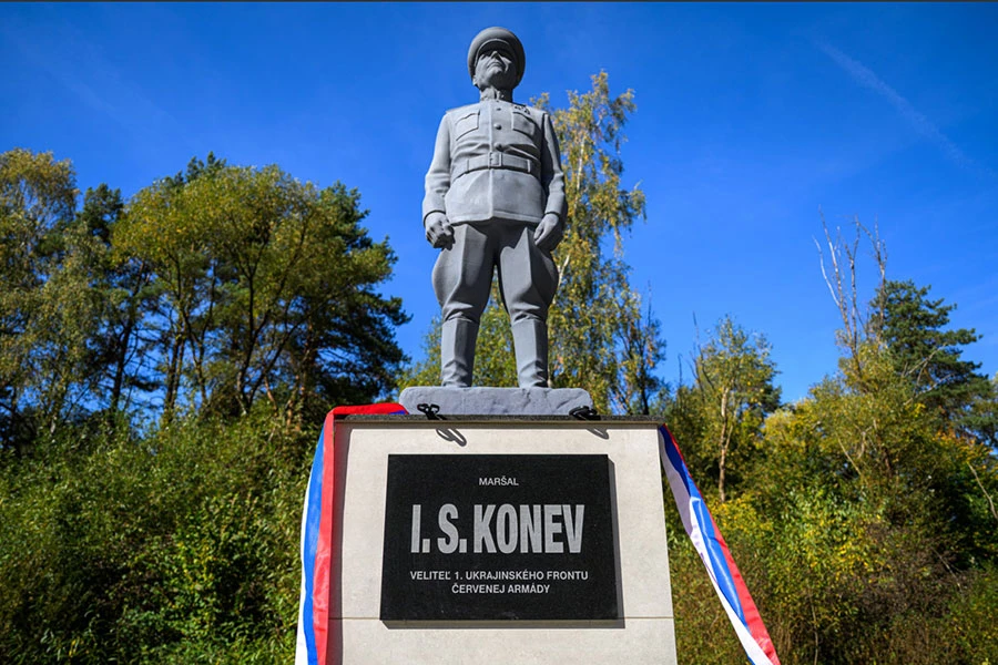 В Европе памятники Коневу обычно демонтируют. А в Словакии взяли и поставили новый. Вче...