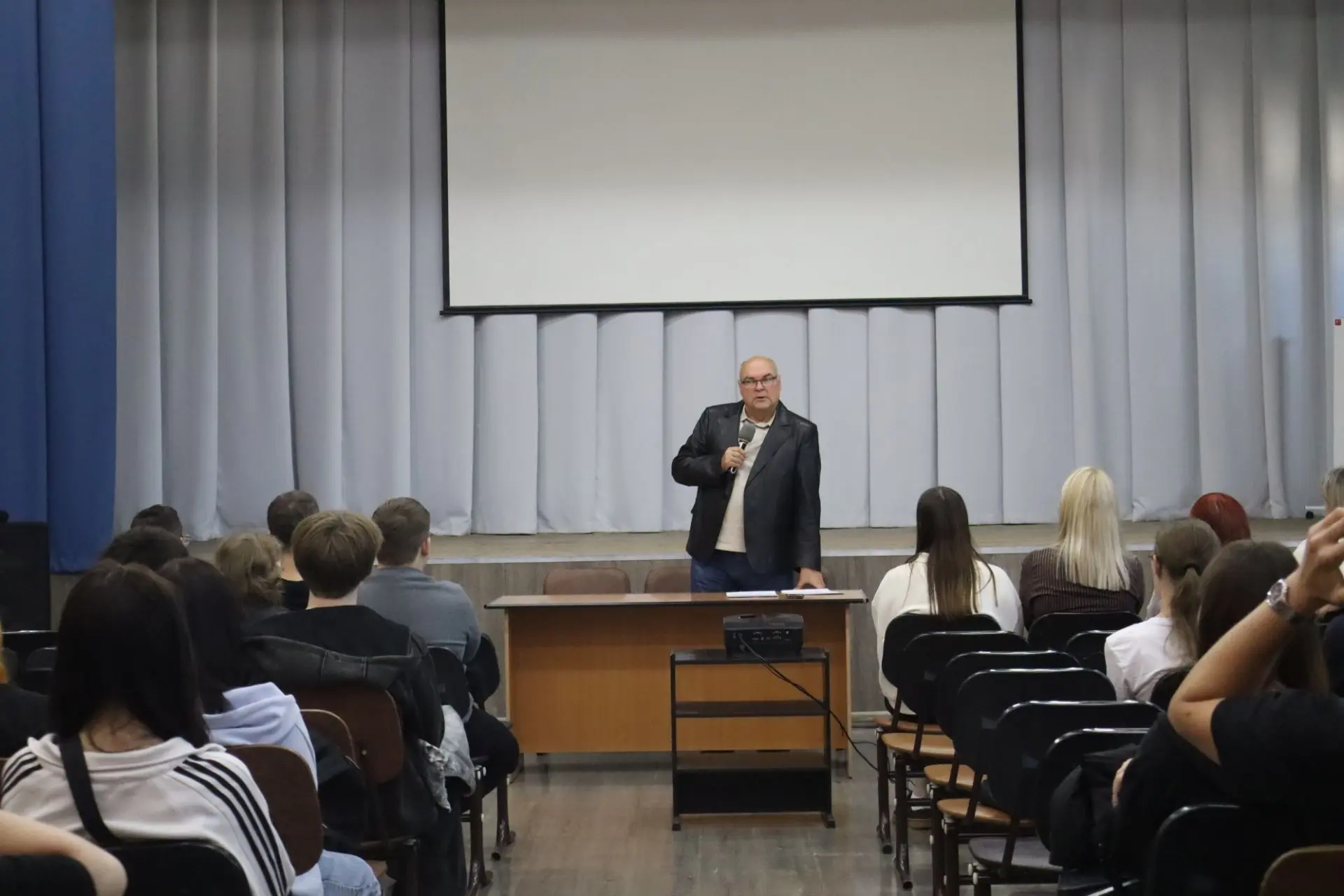 📚 Знакомство с правилами: собрание актива первокурсников