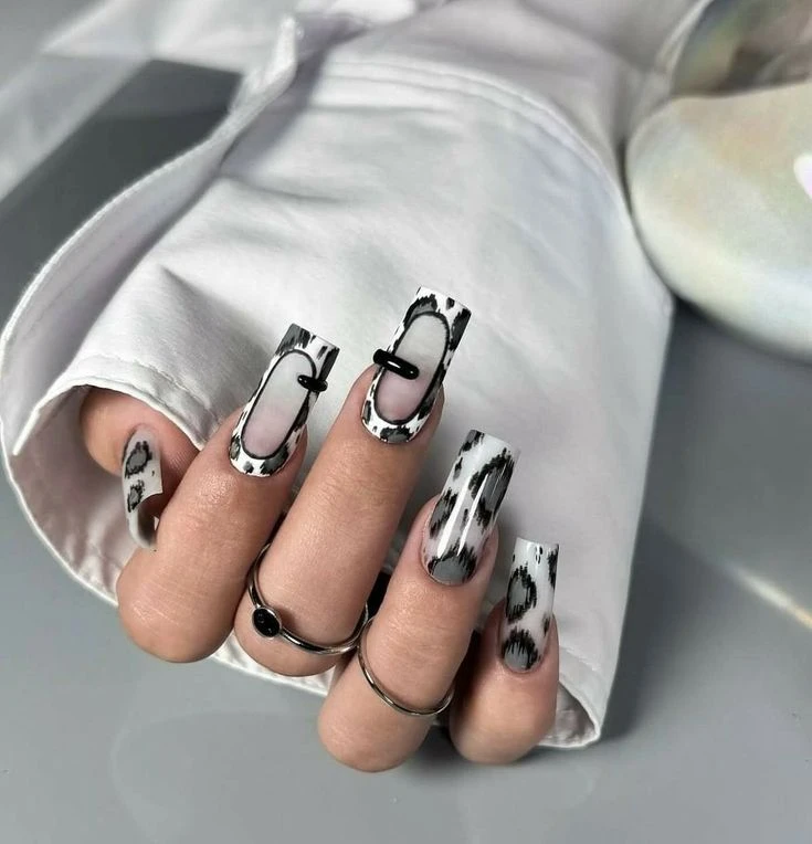 Крутые квадратные ногти 🖤
