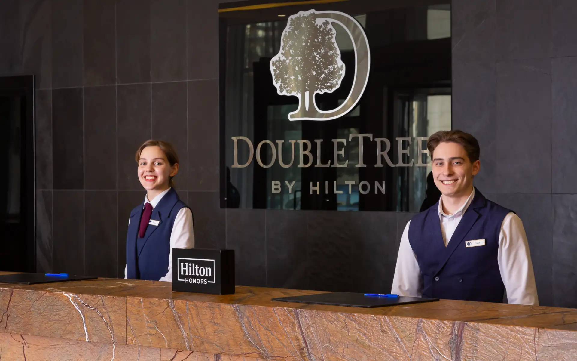 DoubleTree by Hilton Новосибирск– это не только стены и красивые интерьеры. Это прежде ...