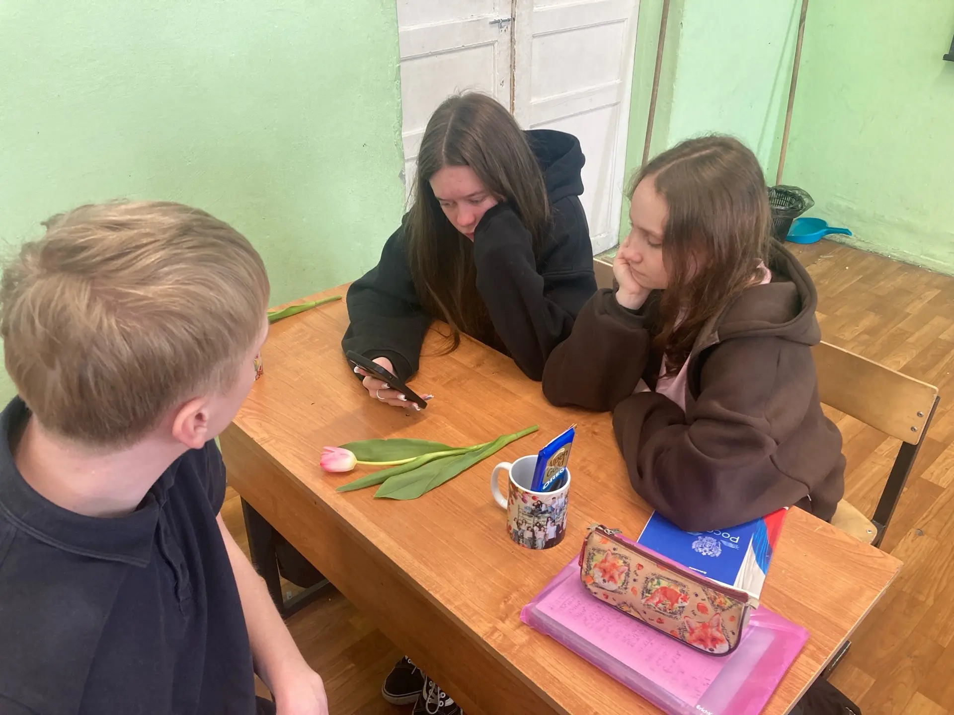 📱Сегодня команды обучающихся 7 «Б», 10 и 11 классов приняли участие в дистанционной викторине «Забве