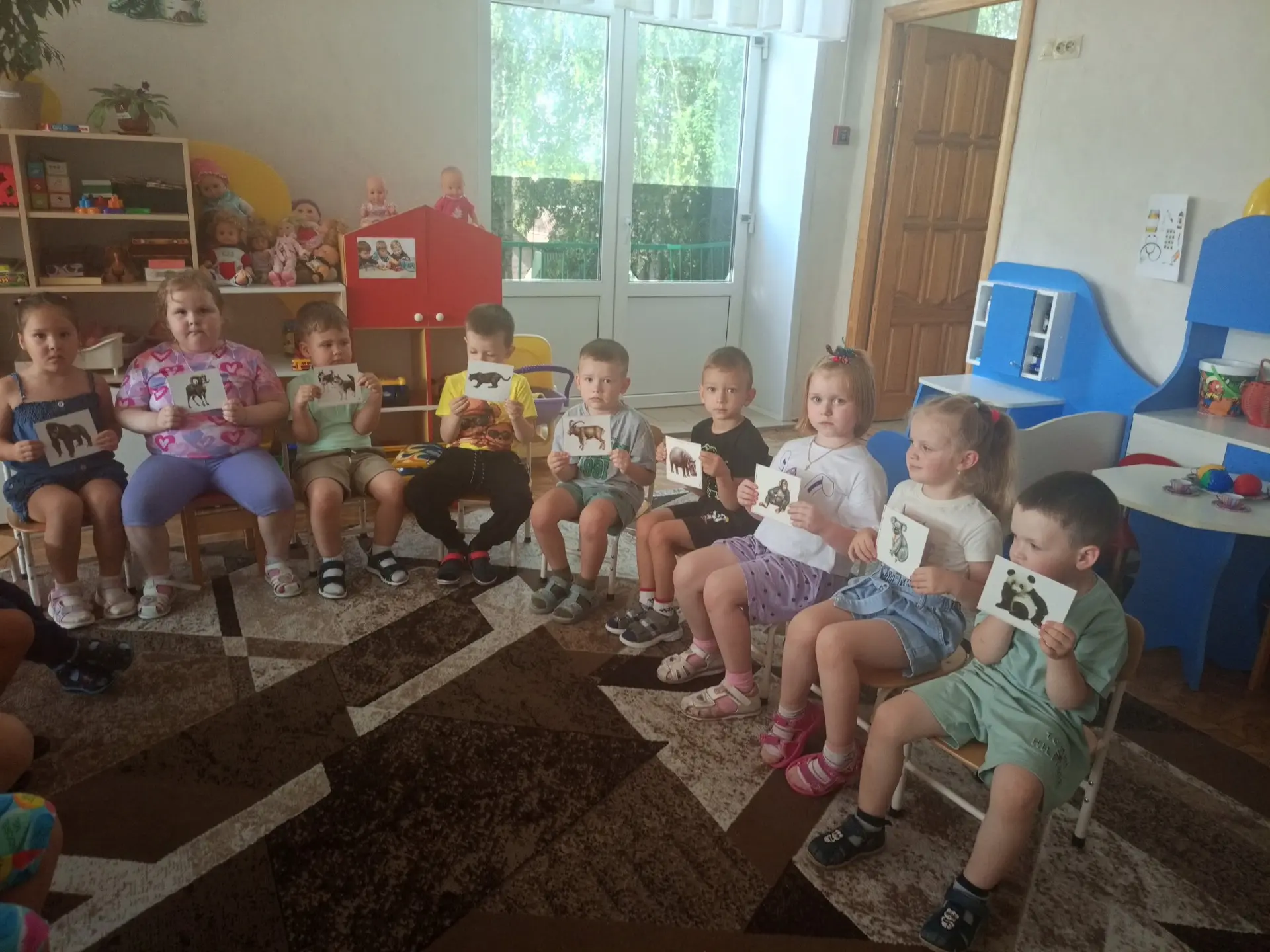 В нашем детском саду 🏡 у детей средней и младшей группы прошёл «День животных»🐘🐕🦒. 

Мальчишки и