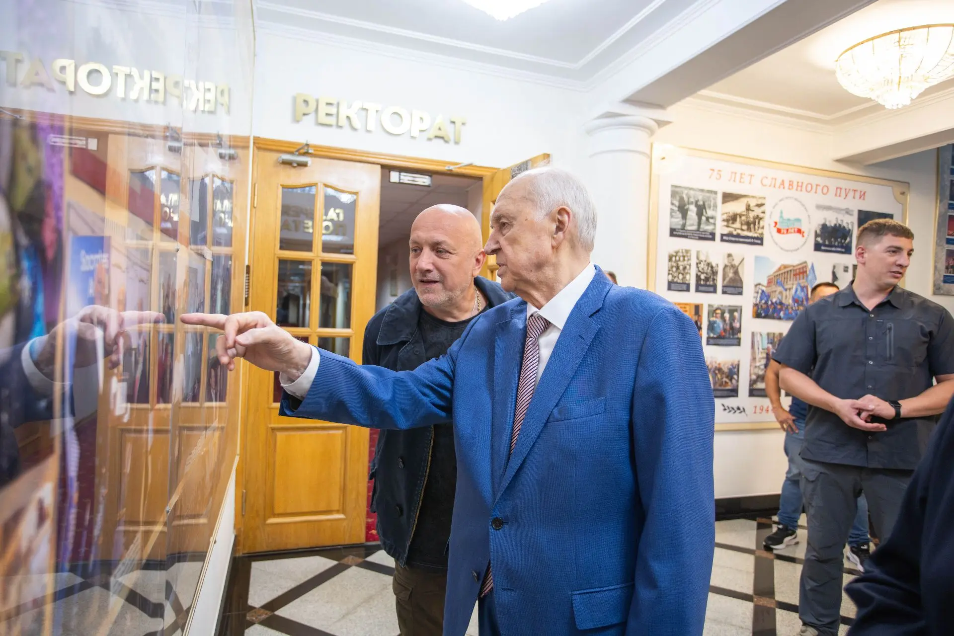 🎓 31 августа в МосГУ побывал Захар Прилепин