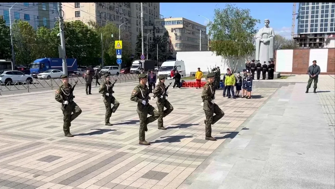 Прямо сейчас курсанты ВПК «Медведь» 69-й мотострелковой дивизии с честью представляют Белгородскую о
