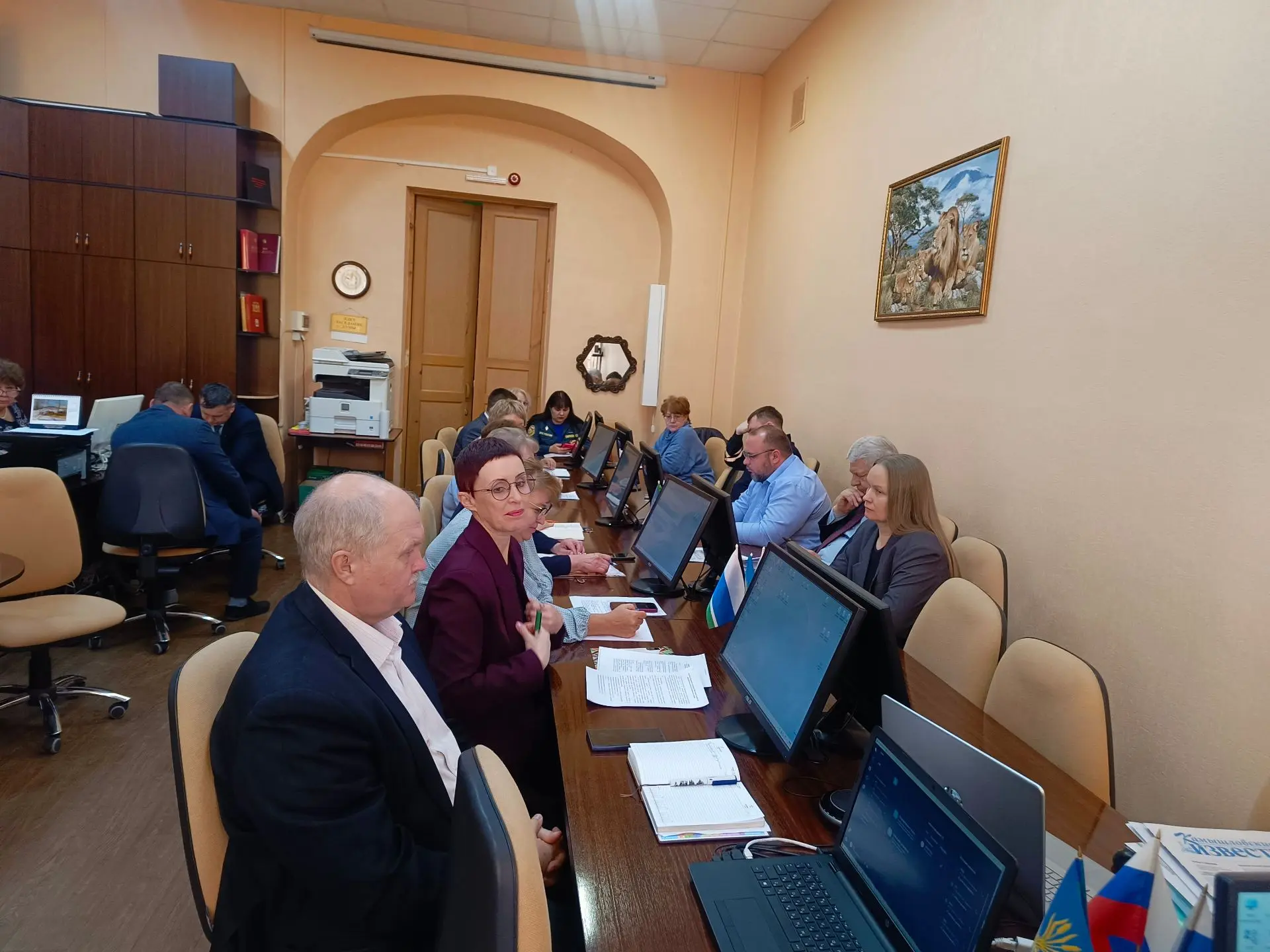 Под председательством главы Камышловского муниципального района Олега Макаряна состояло...