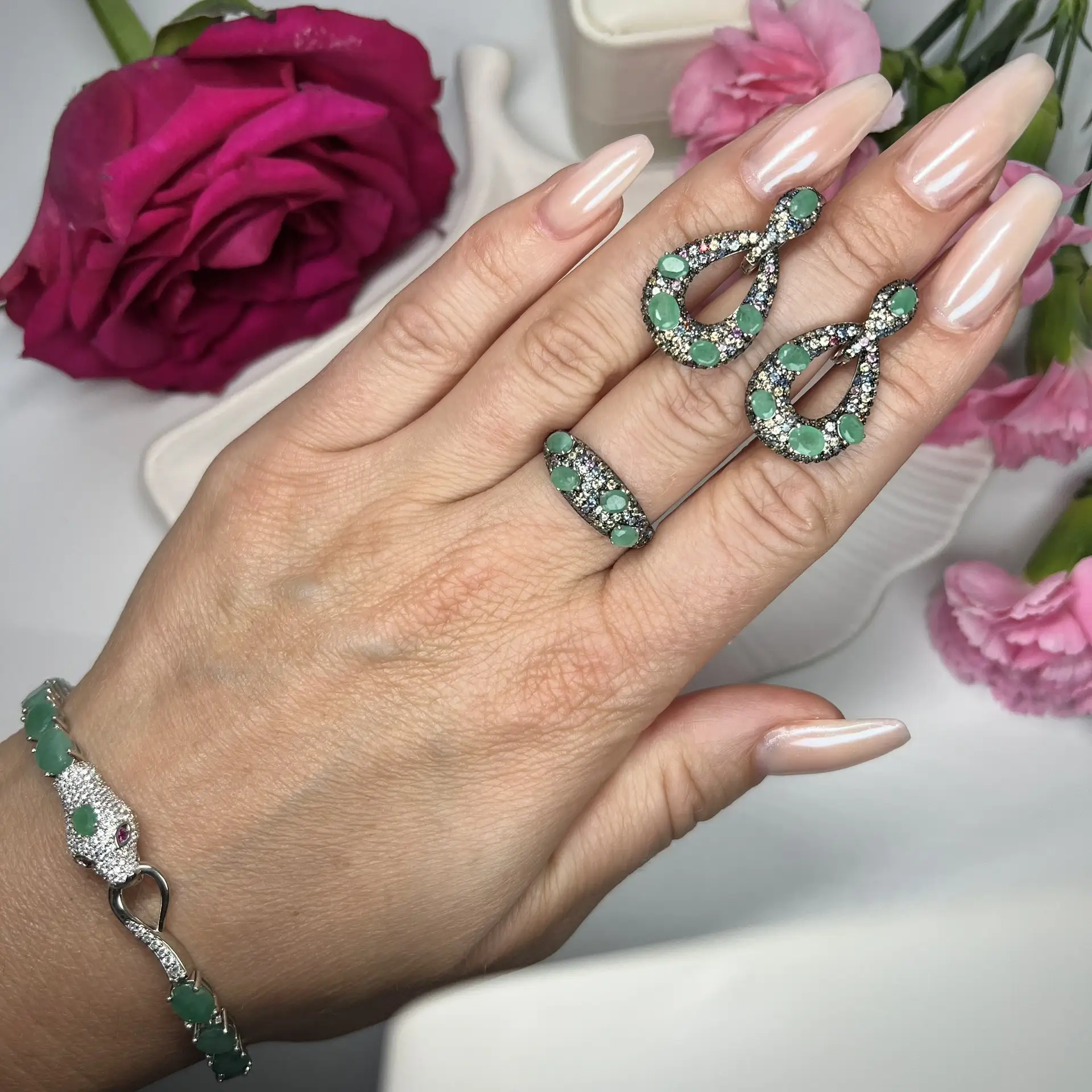 Всем доброго утра и замечательного дня!🌸 
Любуемся новинками!