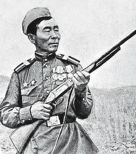 Семён Номоконов, которого звали Сибирским шаманом, служил снайпером. Он уничтожил 367 в...