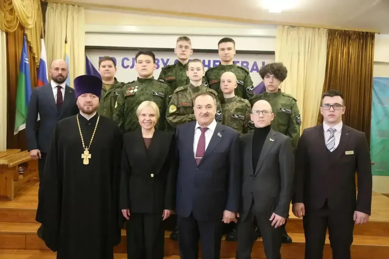 🔥 Юные следопыты Нижневартовска на «Вахте Памяти»!  В центре «Патриот» состоялось торжественное откр