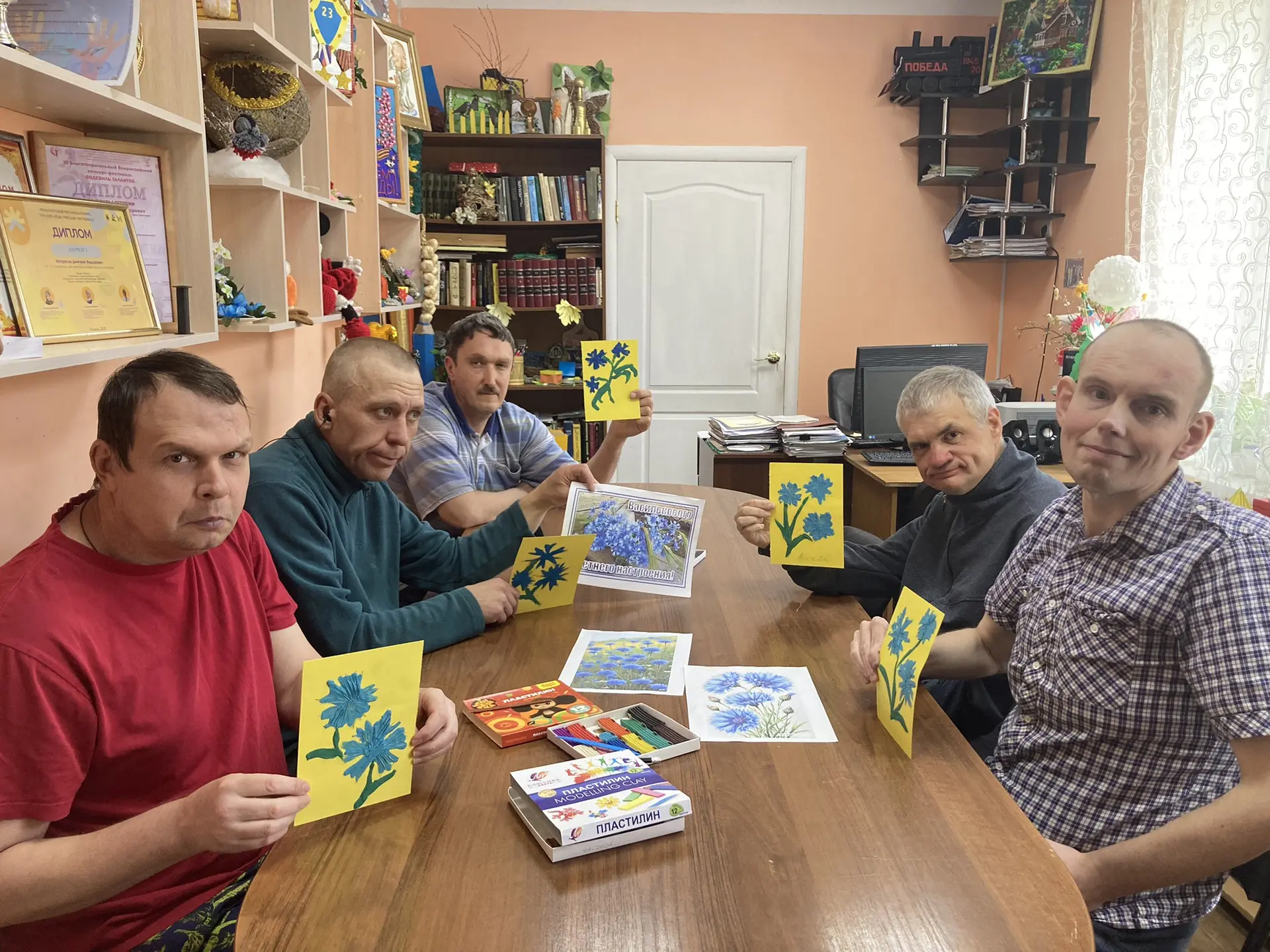 Мастер-класс в кружке «Чудо-пластилин»: изготовление открыток на тему «Васильковое наст...