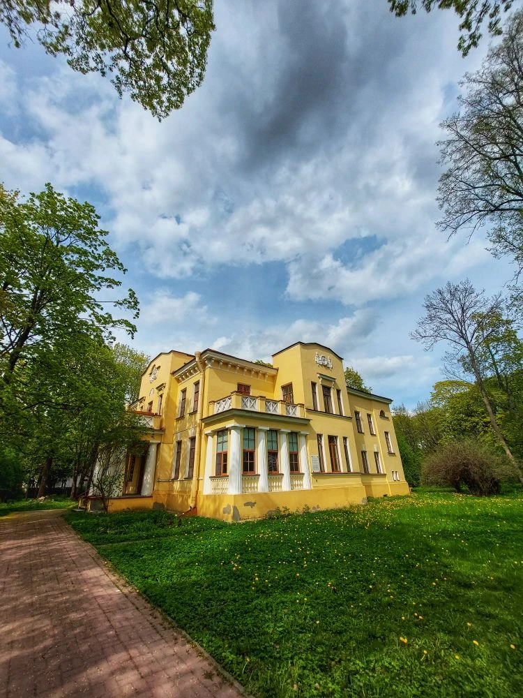 Я думаю, что многим из вас знакомо имя В. М. Бехтерева - ученого с мировым именем, кото...