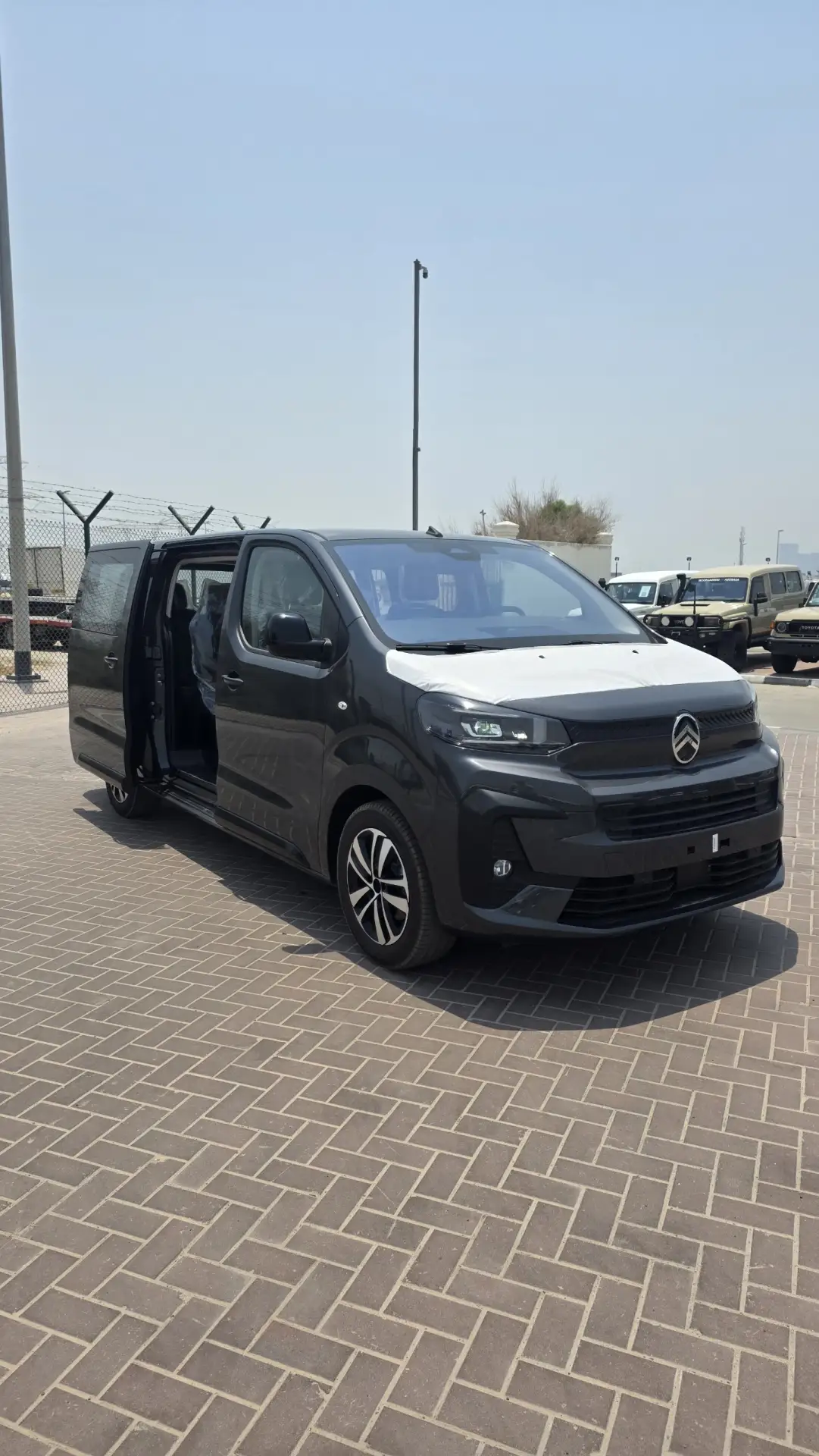 Citroën Spacetourer Business Lounge 2026 🇦🇪

Бизнес-минивэн с салоном Business Lounge: комфортный 