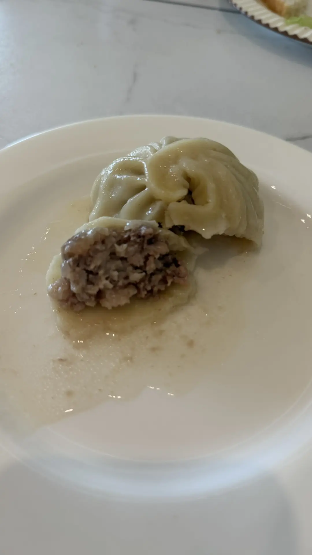 Очень вкусно, приправы, мясо, тесто - очень вкусно 🤤
