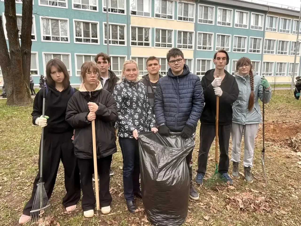 Корпус три: озеленяем и очищаем! 🧤   18 апреля коллектив корпуса 3 (ул. Строителей, д. 2) присоедини
