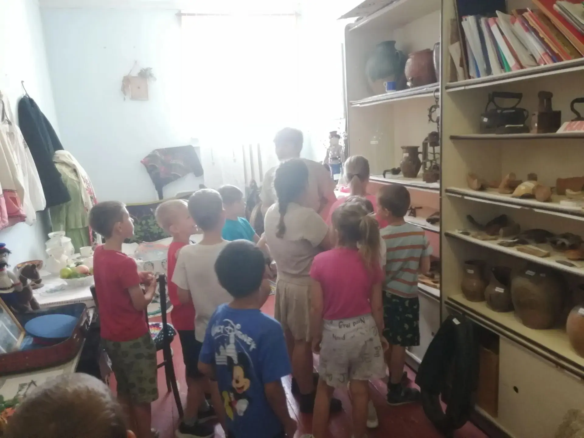 🗓️ 15 июня в ходе миссии "Родная пристань" в ЛДП «Казачок» Чебачинской школы, прошла экскурсия в шк