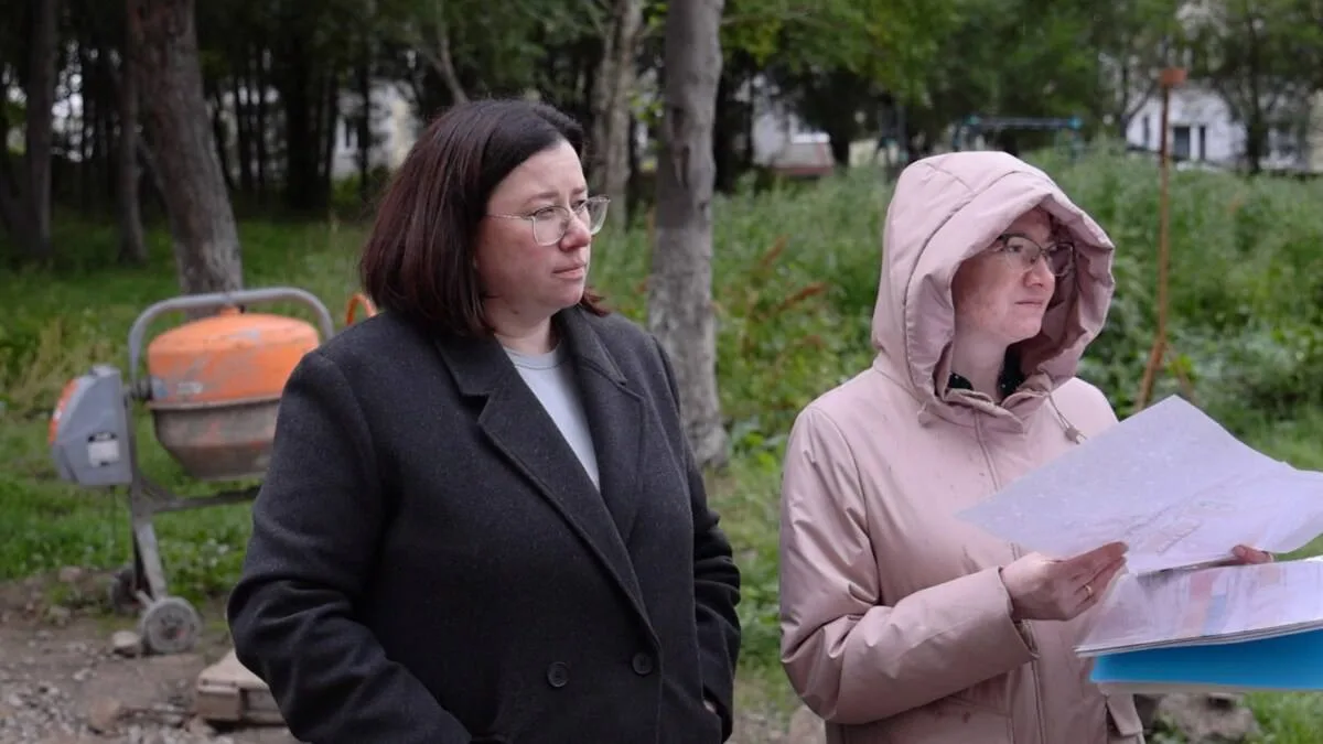 Ход благоустройства двух дворов в Петропавловске проверили сотрудники Управления по нац...