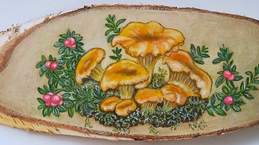 Лисички. Срез дерева, масло. Татьяна Жулина.