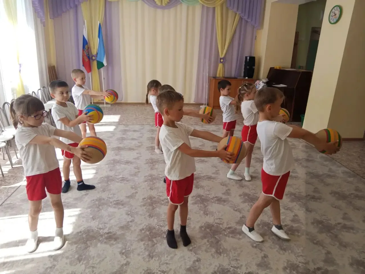 Сегодня на занятии по физической культуре в подготовительной группе № 6 ребята с энтузи...