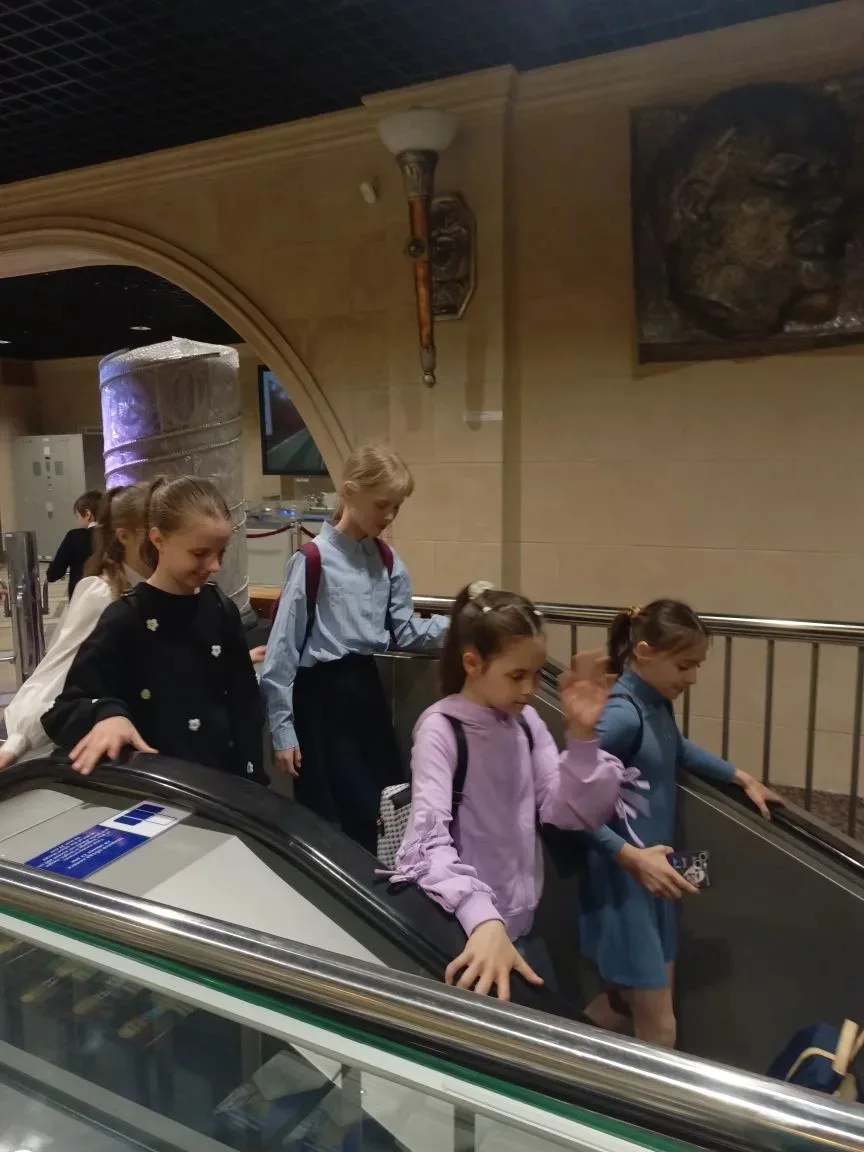 🚇 Водить поезда разрешается! Ученики лицея примерили профессии метрополитена  Знаете, что общего меж