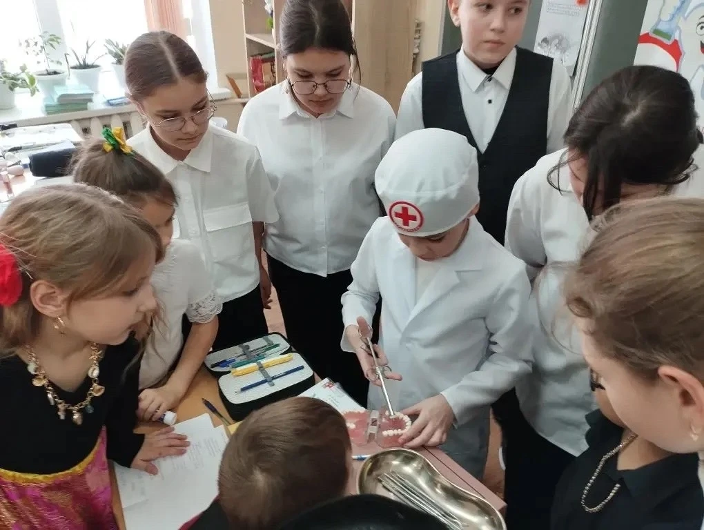 В честь Всемирного дня здоровья ротовой полости , который будет 20 марта , Трофимов Кирилл , ученик 
