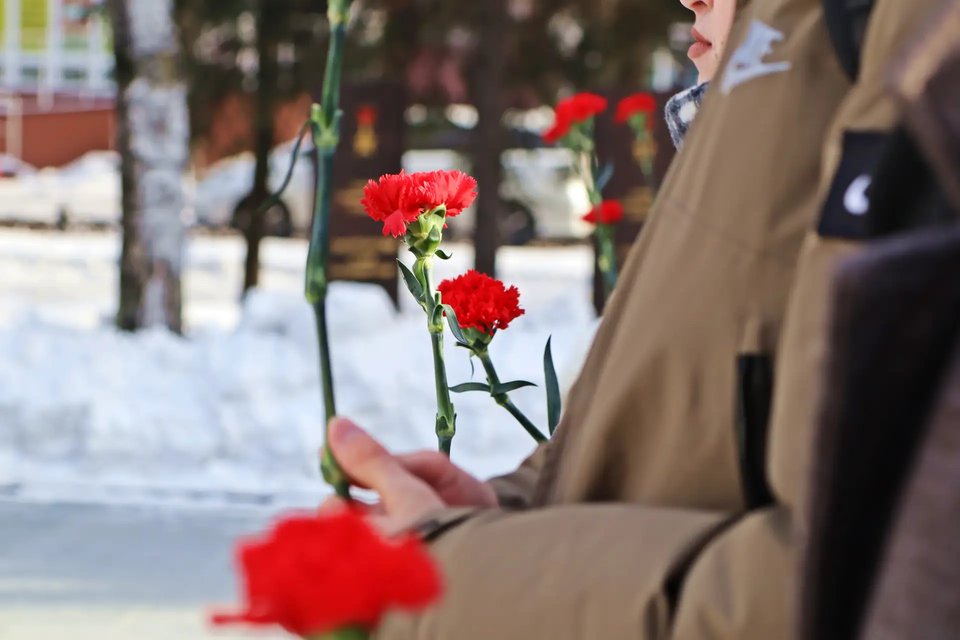 Помним. Гордимся. Благодарим.  Мужество, честь и верность долгу — вечные ценности, которые объединяю