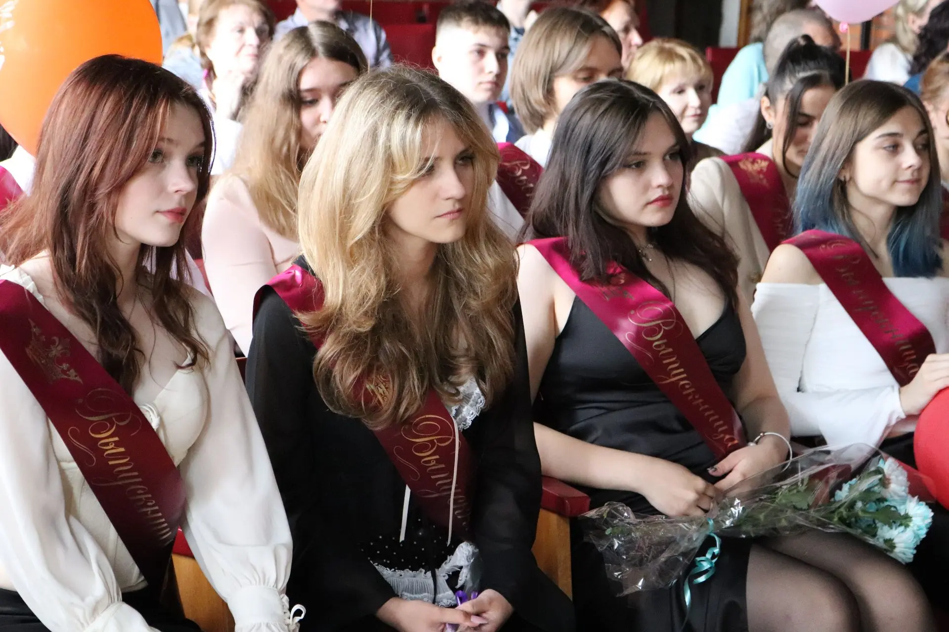 🔔Прозвенел Последний школьный звонок для выпускников корпуса «Гимназия»  🎉🌟Это невероятно важное и в