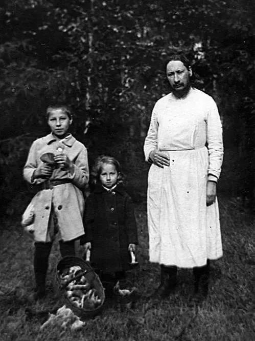 Говорите себе: «Кто я, чтобы судить, и знаю ли я внутренние побуждения, чтобы осуждать?»