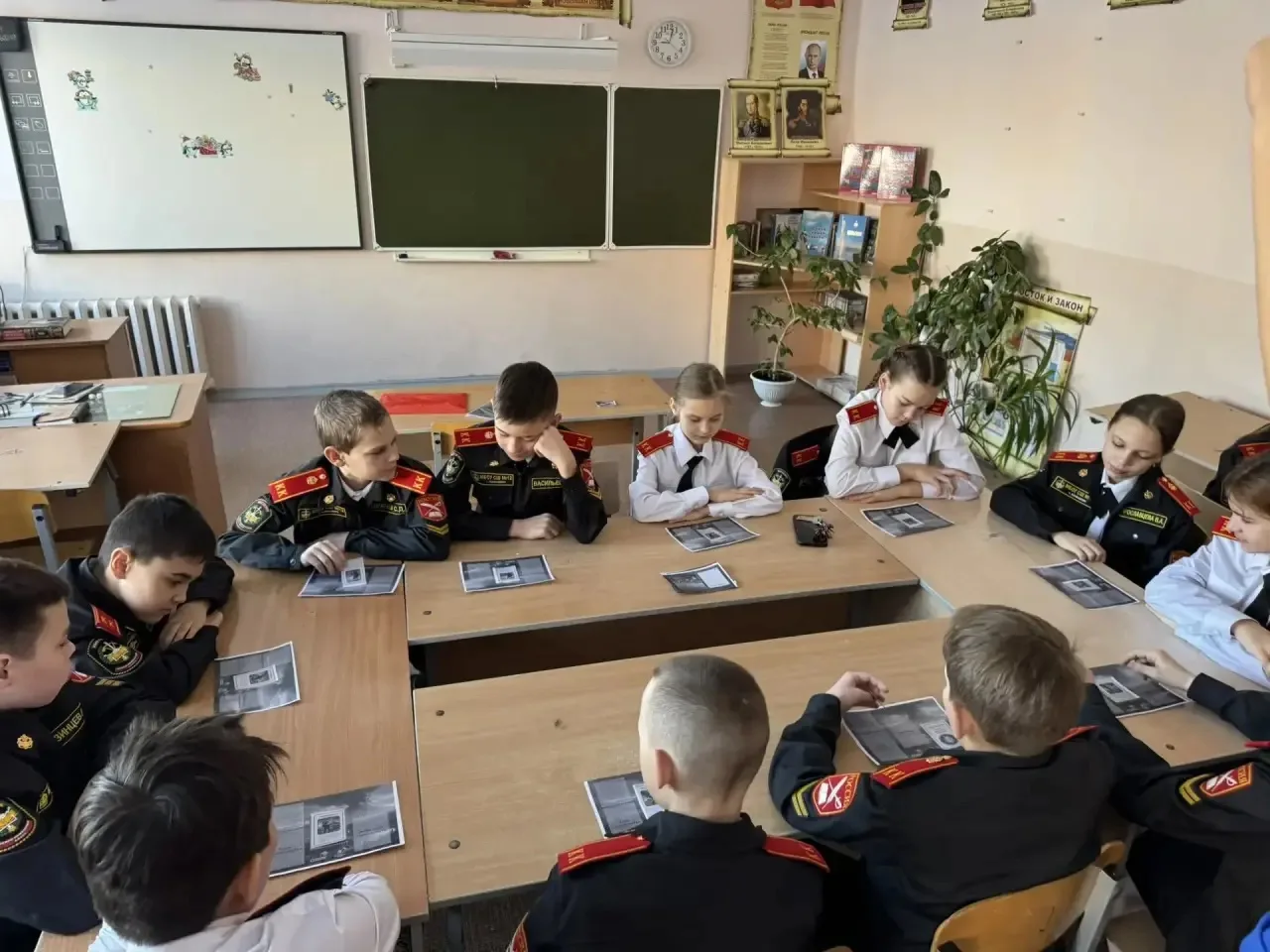#СШ12_ДеньНауки #СШ12_НашиДетиЛучшие   🦉🚀 Территория открытий: как прошел наш День науки и техники! 
