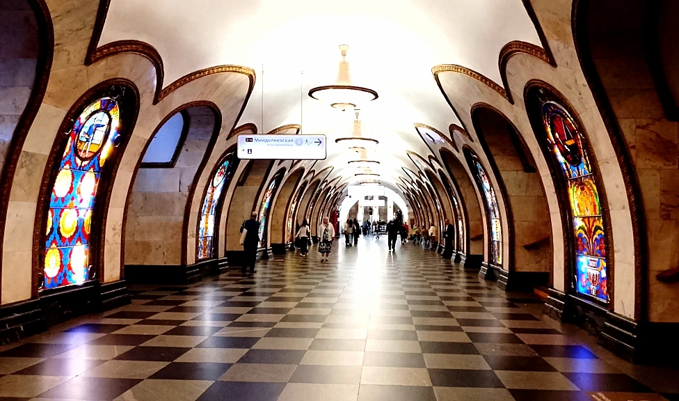 Еду домой, а Наташа в пять вечера улетает в Перу.