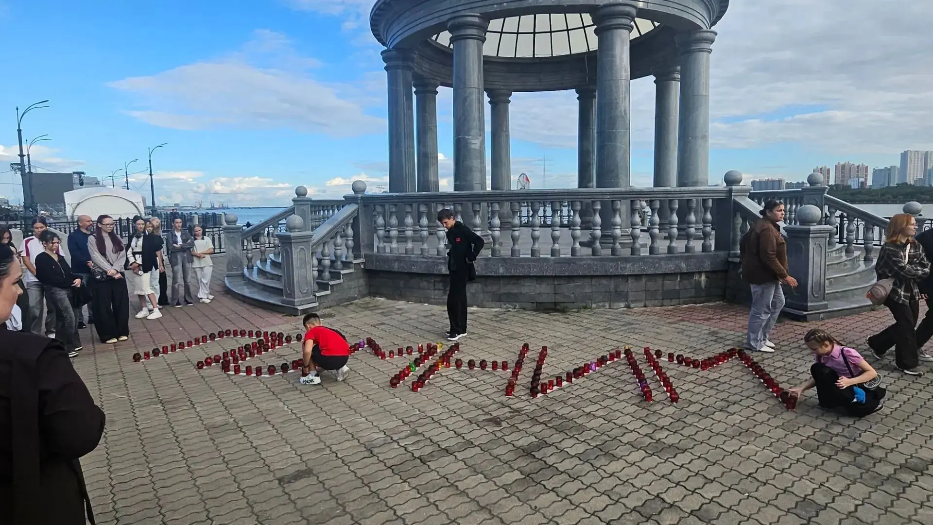 #ПомнимБеслан 🕯️