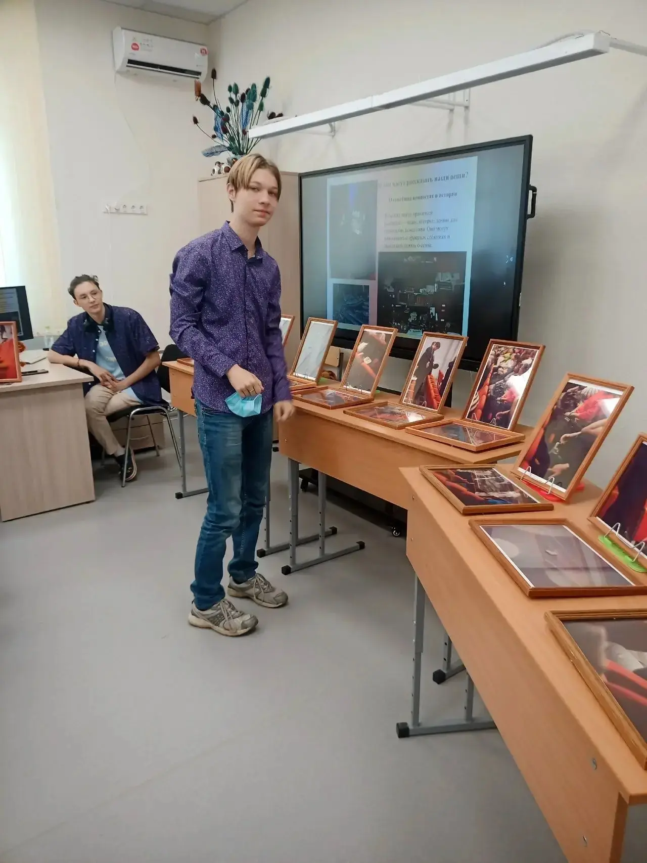 📸Сегодня в нашем училище прошла необычная выставка «Вещички в фотообъективе», подготов...