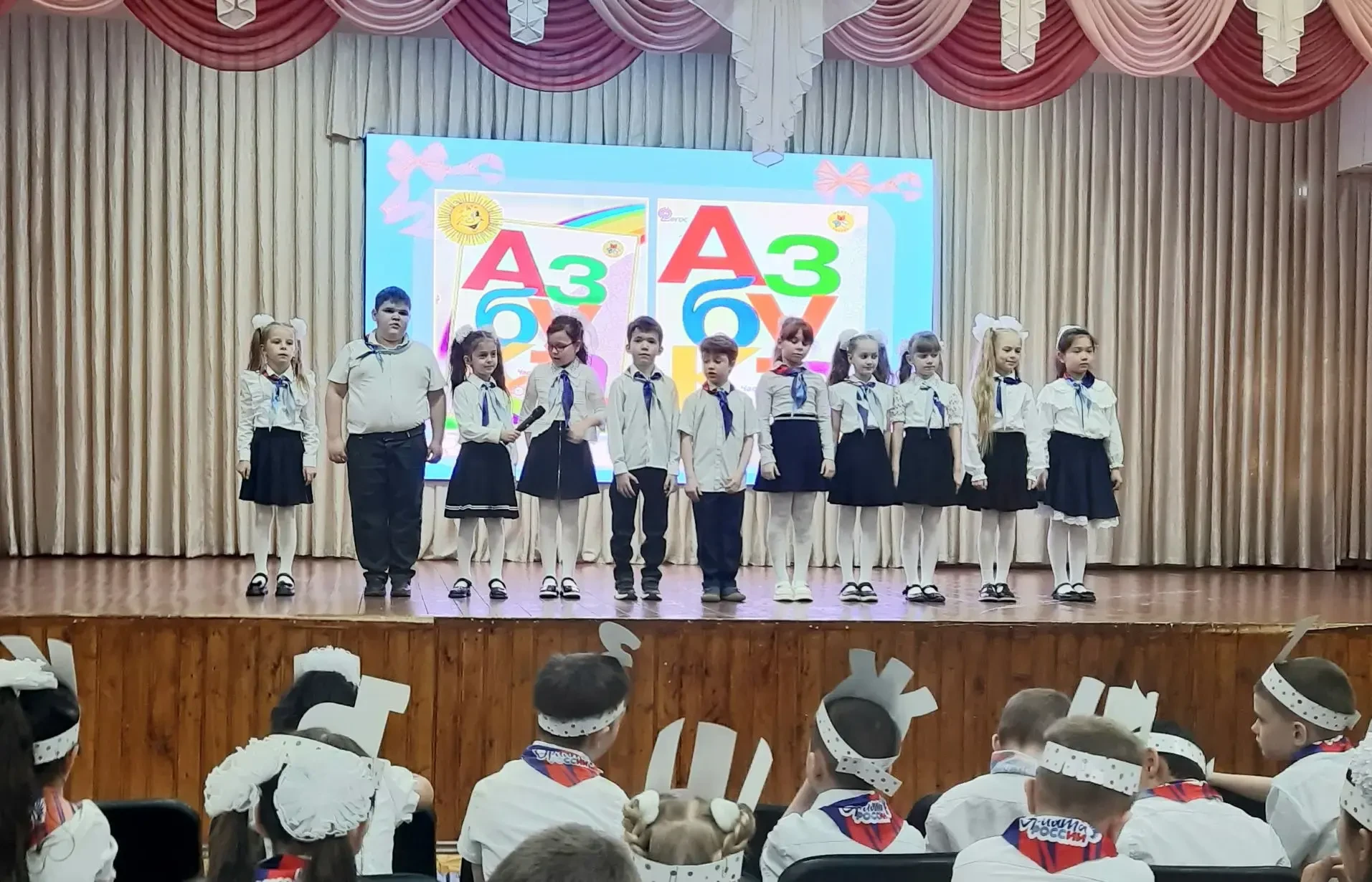 🎉Прощание с Азбукой🎉25 марта первоклассники устроили настоящий праздник! Это был особенный день, ког