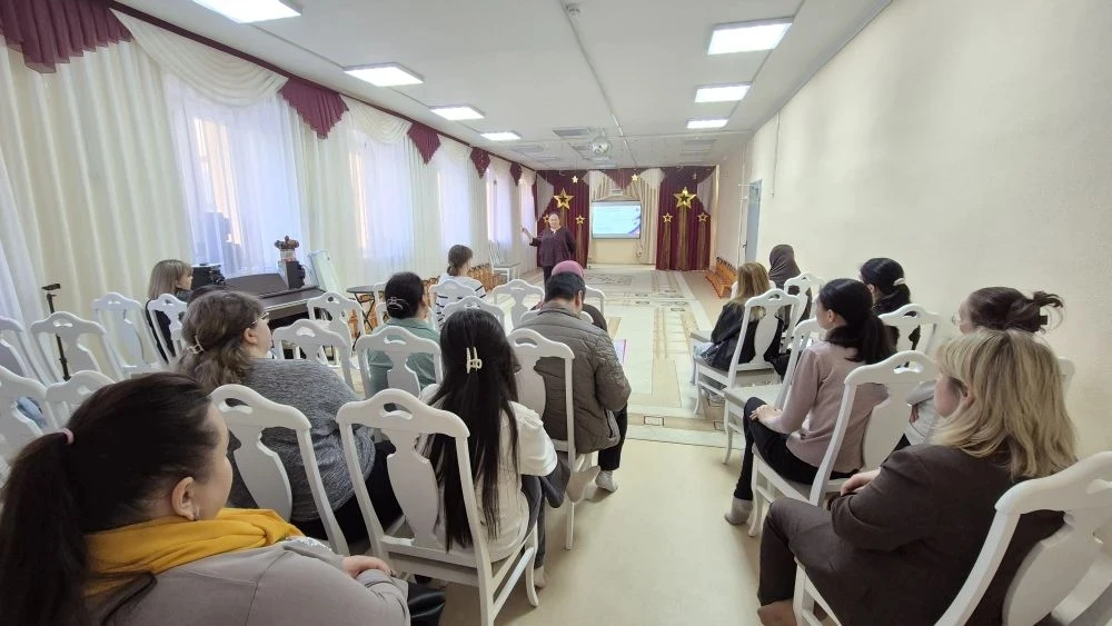 В нашем детском саду прошла лекция для родителей «Маленький гражданин: как рассказать р...