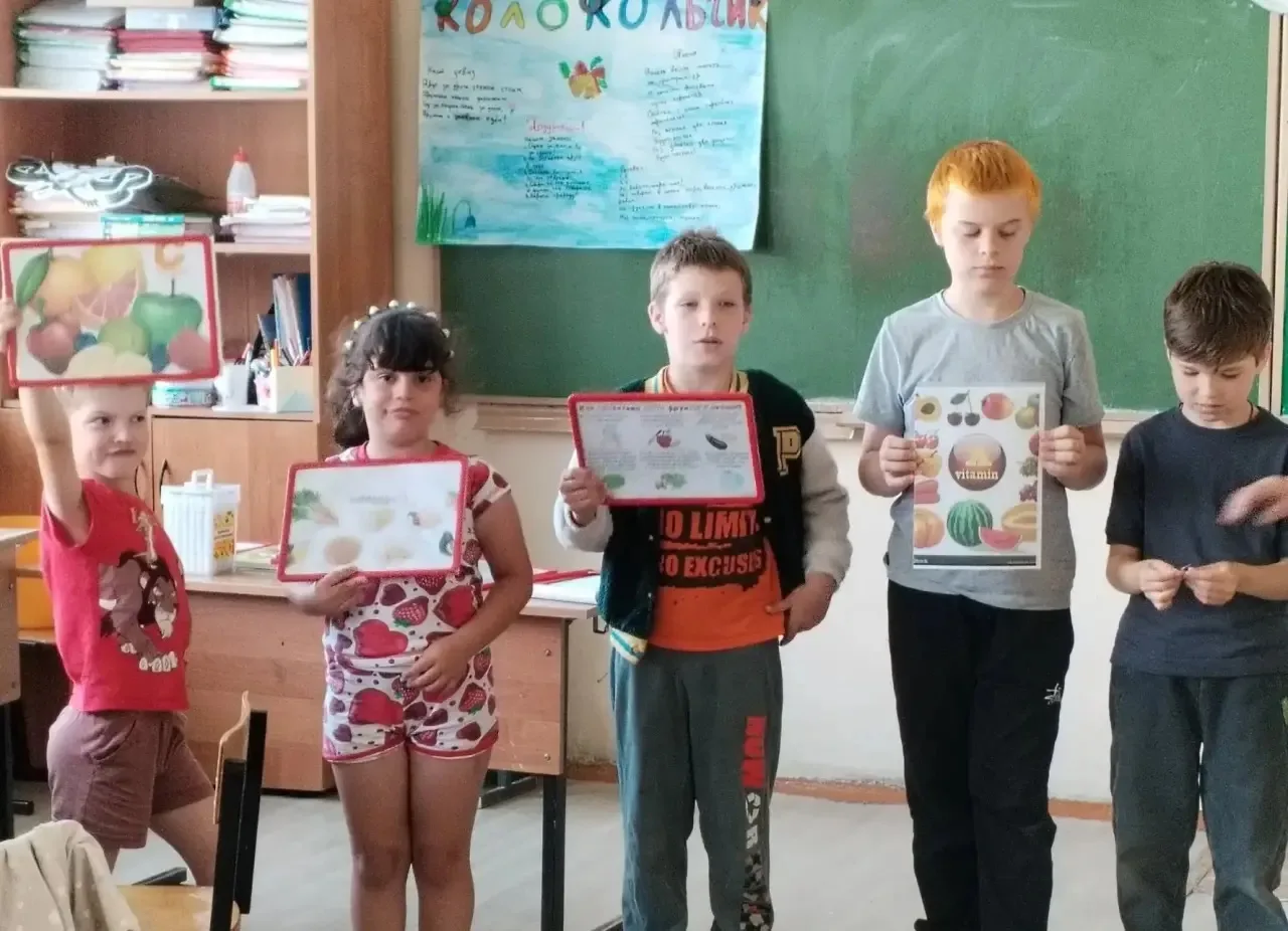 Сотрудники ЦДиК Пирочи провели с воспитанниками пришкольного лагеря "Колокольчик"  час здоровья «Сто