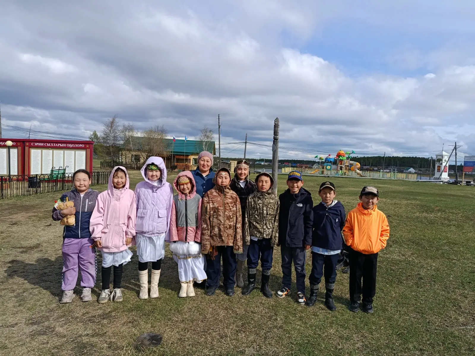 Саха Өрөспүүбүлүкэтигэр Оһуохай күнүн чэрчитинэн Ыам ыйын 25  күнүгэр  Нэьилиэкпитигэр ...