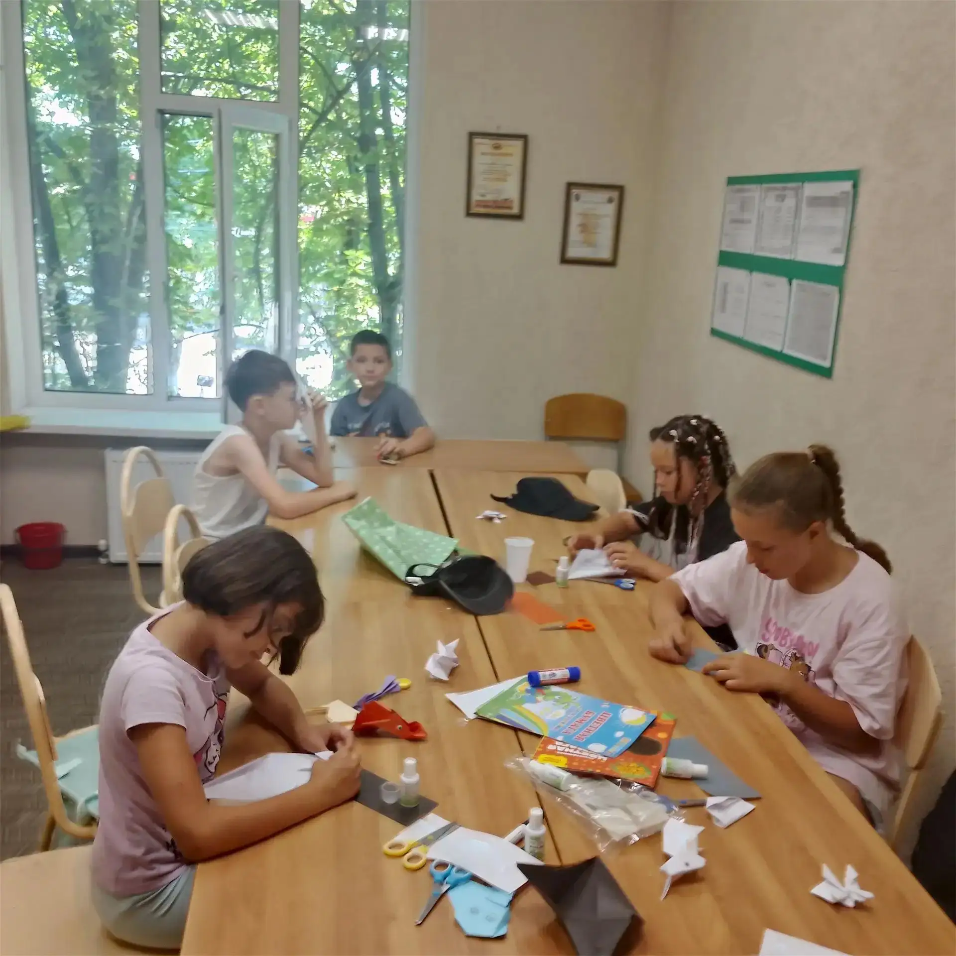 Учащиеся объединение "Страна успеха" отгадывали загадки, 🤔 посмотрев мультимедийные сл...
