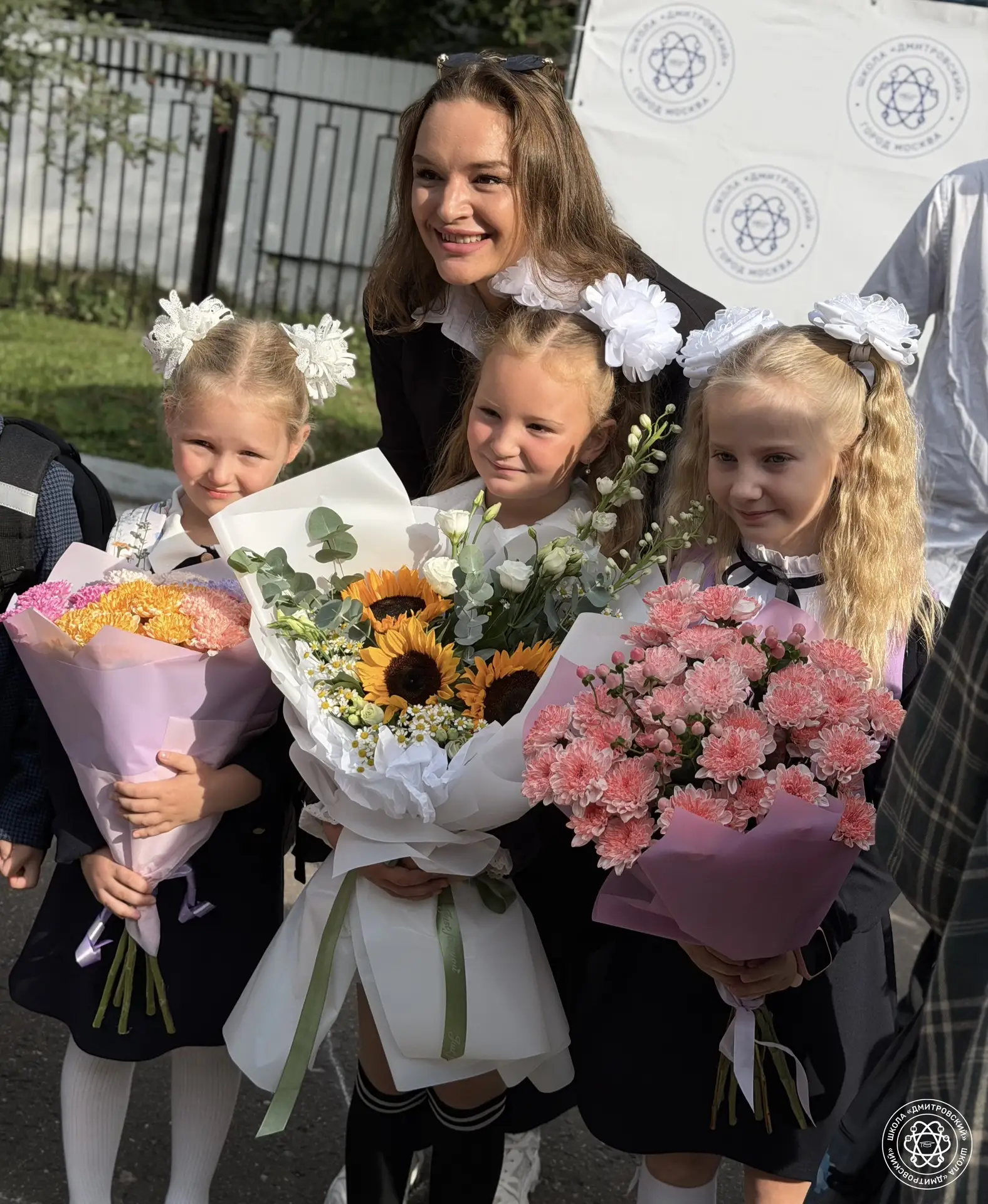 🎒 Первый школьный день наших первоклашек!
