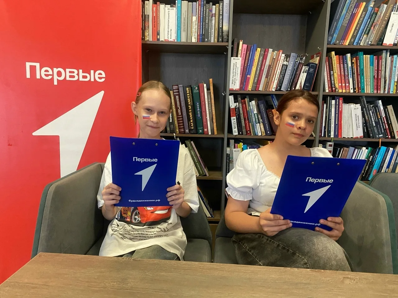 Новости Первых

Мы продолжаем рубрику «Новости Первых» — пространство, где мы рассказываем о жизни, 