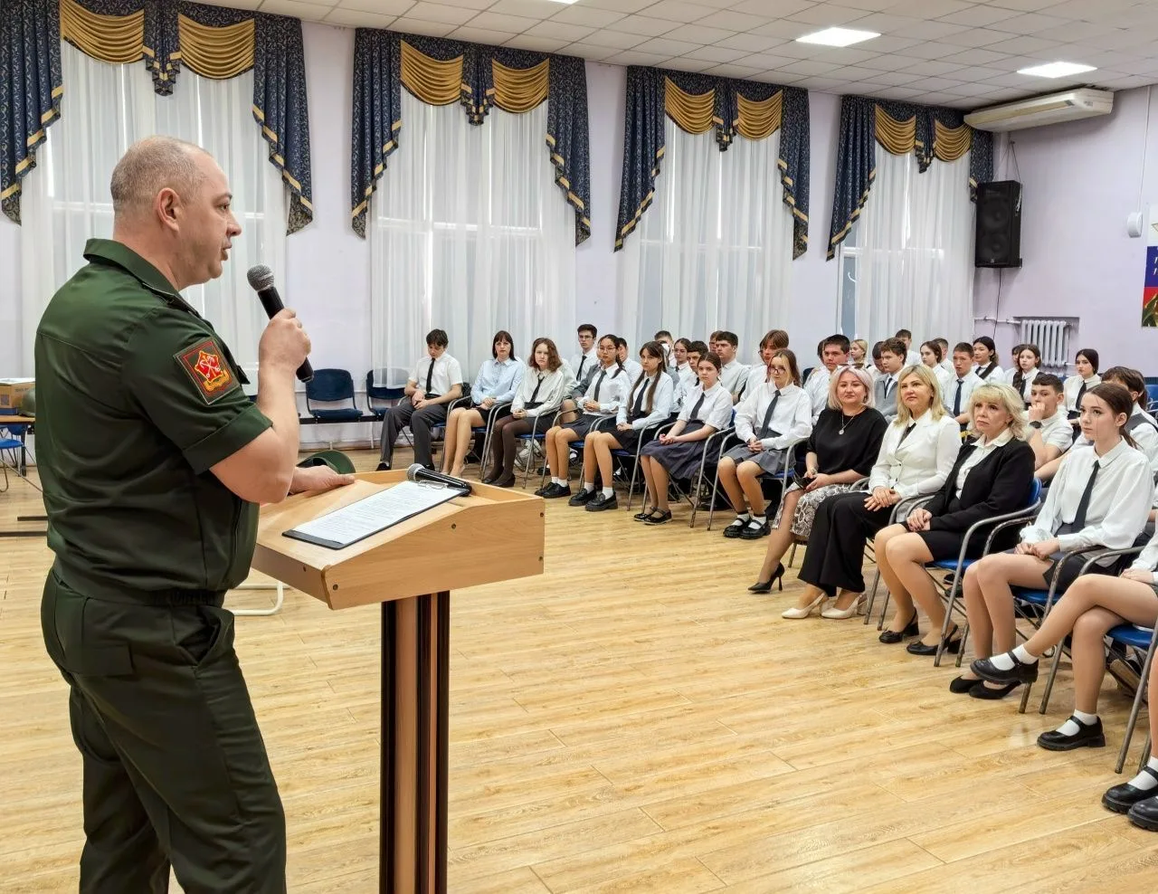 Патриотизм в сердце: классная встреча в Икрянинской СОШ   В Икрянинской средней школе состоялись тра
