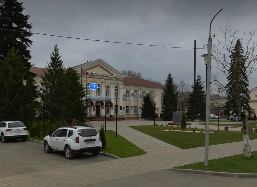 Силовики пришли с обысками к замам главы Апшеронского района