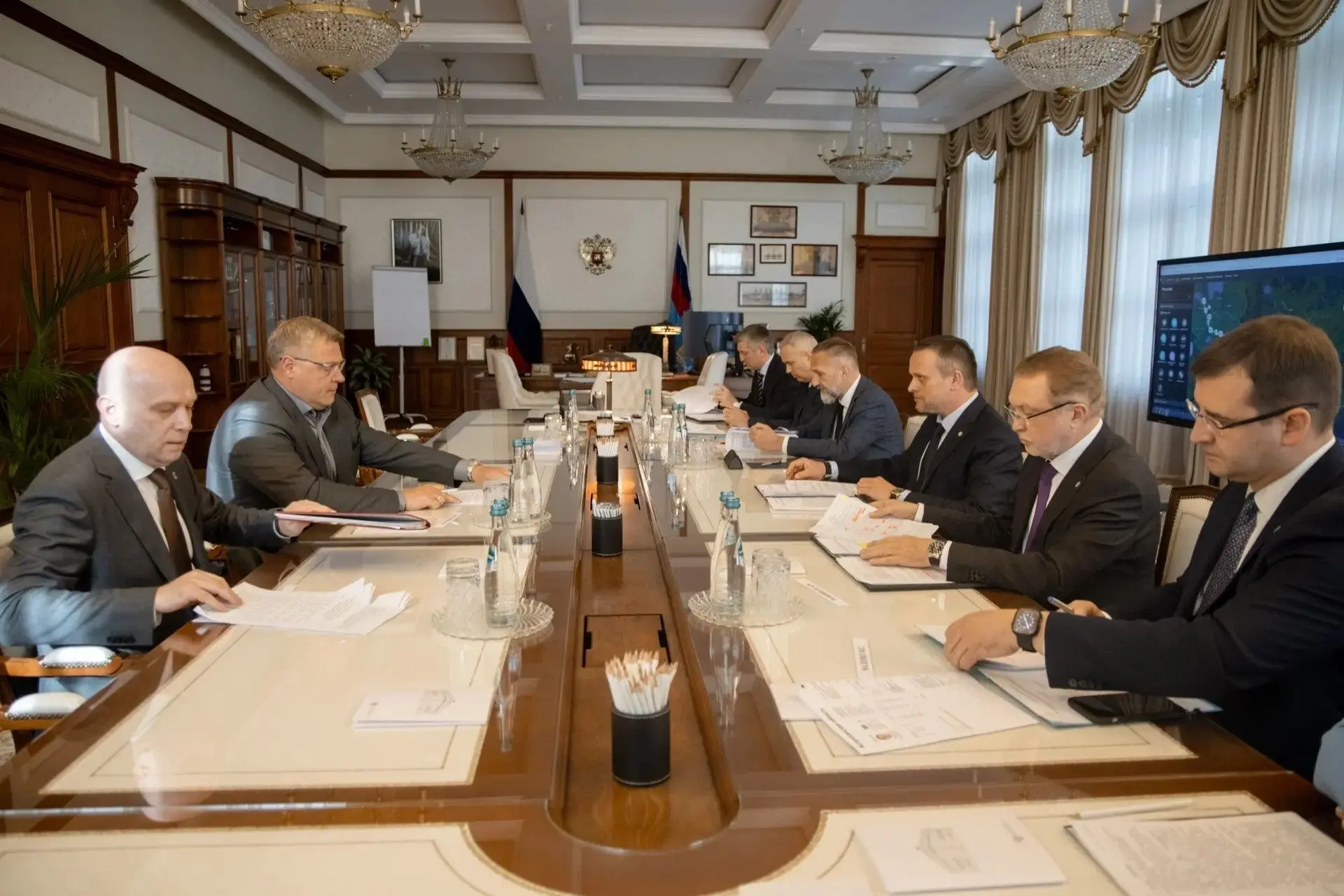 Астраханская область привлекла 2,25 млрд рублей на порт, дороги и аэропорт