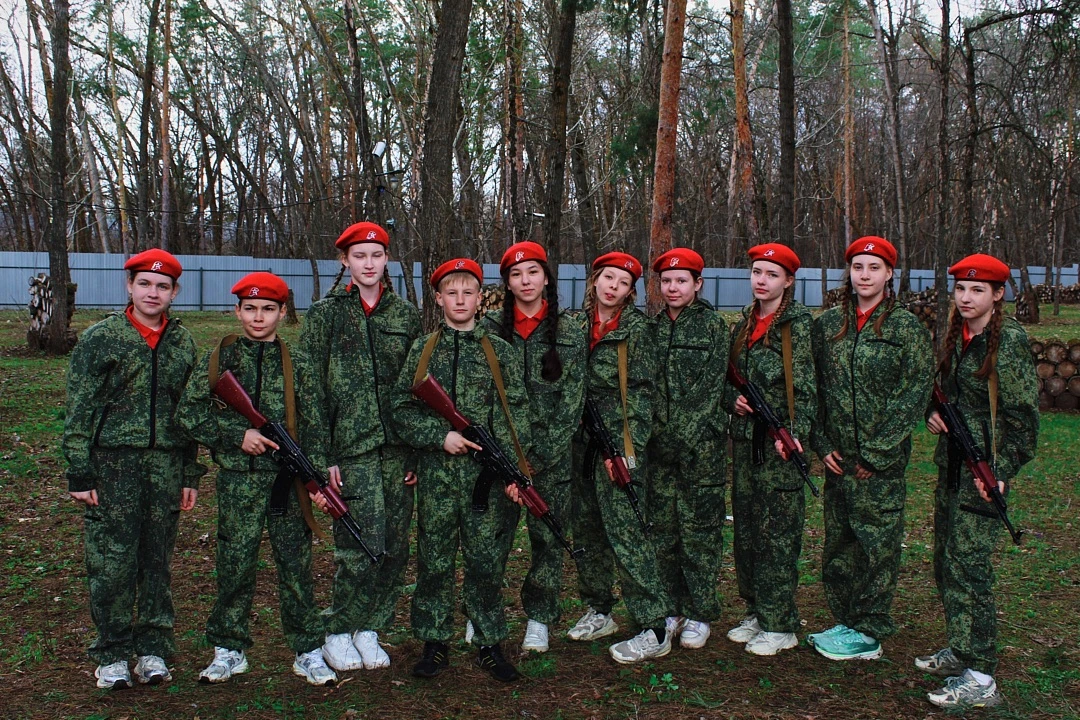 Команда Юнармейского отряда «Аврора»МБОУ «Школа № 121» г.о. Самара средней возрастной категории дост