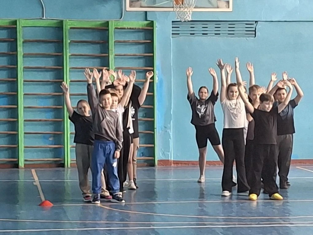 30 марта в МБОУ "Гимназия 11 г.Ельца"  гостеприимно распахнул свои двери школьный лагерь "Радуга". Д