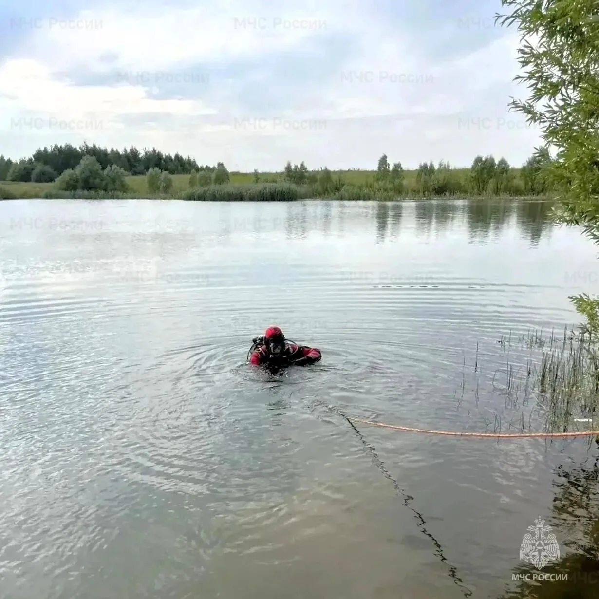27 июля водолазы поисково-спасательной службы извлекли из водоема в Чебоксарском округе тело 59-летн